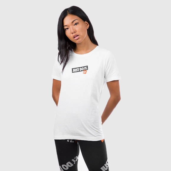 Nike Tops - NWT Nike: Medium White Just Do It Logo Short Sleeve Round Neck Workout Tee